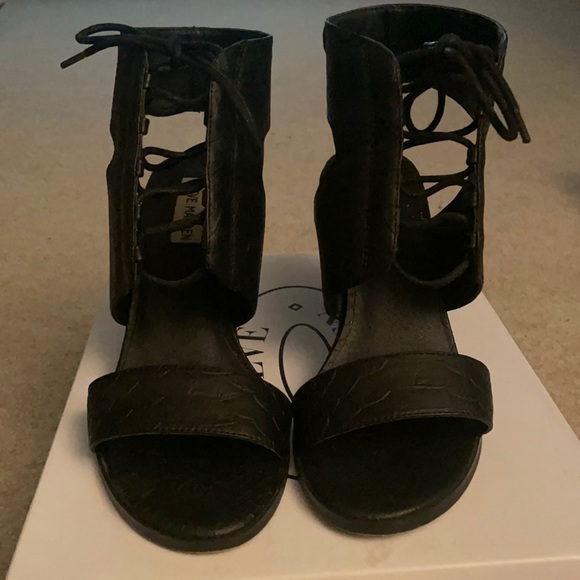 Steve Madden - BOAA Black Chunky Heel - Picture 4 of 5